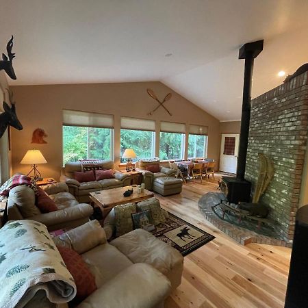 Cozy Riverfront Retreat Leavenworth Eksteriør billede