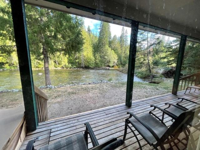 Cozy Riverfront Retreat Leavenworth Eksteriør billede